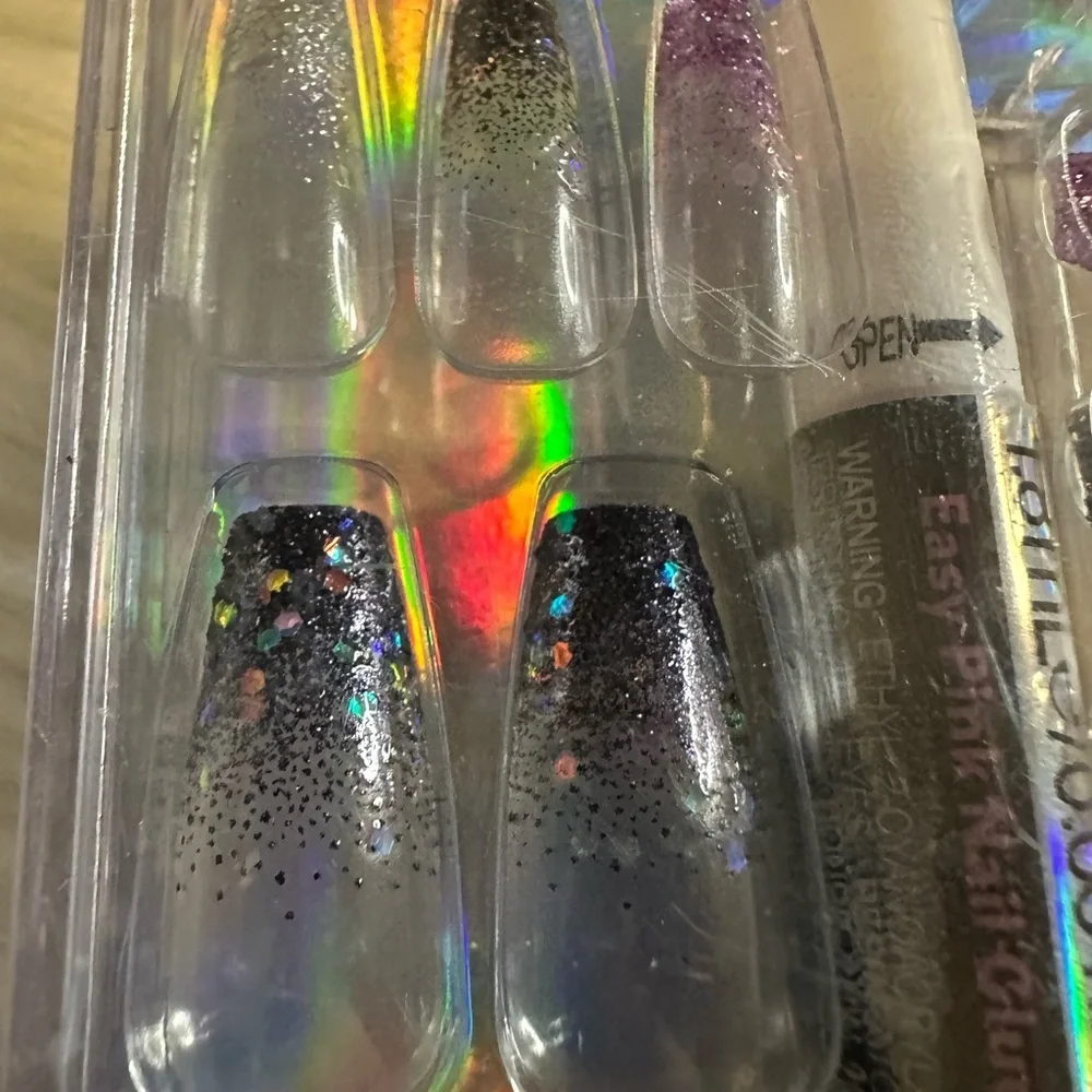 🩷5/$10 Pretty Woman Faux Nails Set - Picture 2 of 5